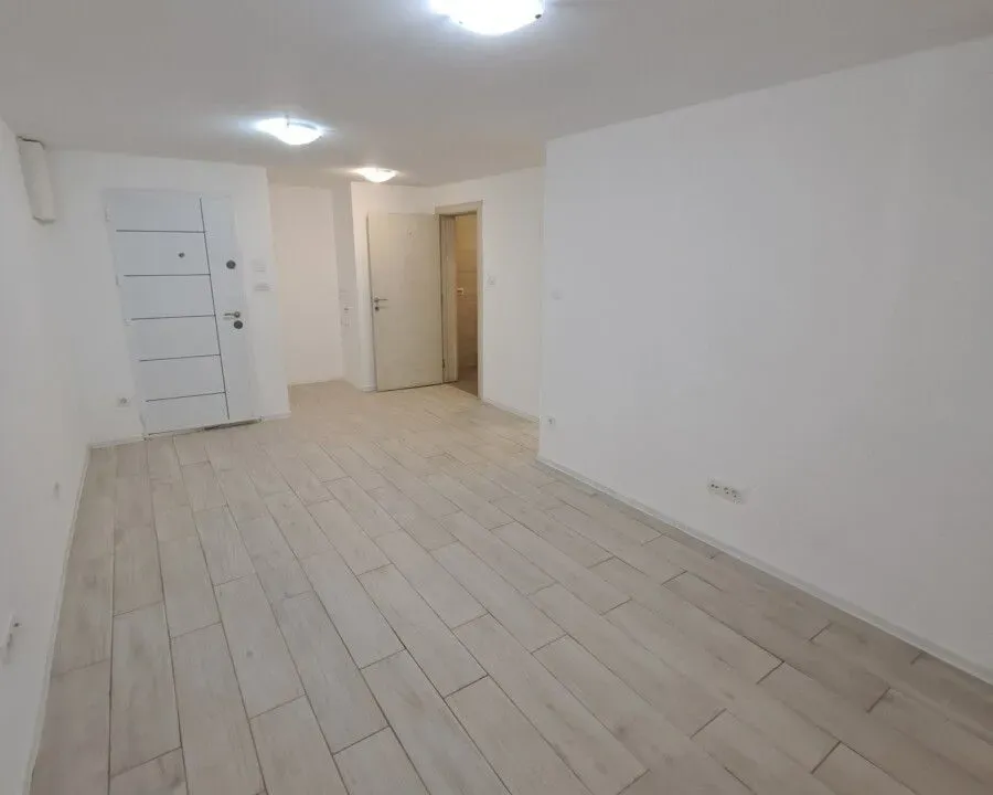 Rent, office space, 40m², Blok 5, Podgorica