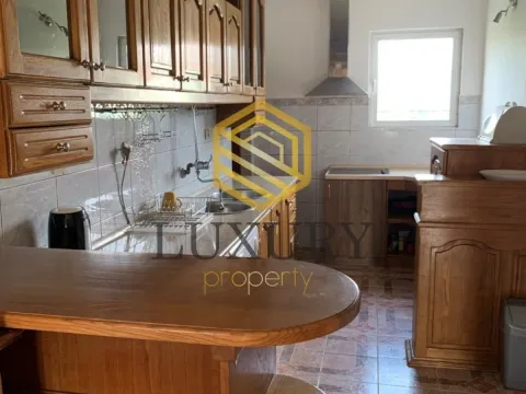 Izdavanje, kuća, 250m², Tološi, Podgorica - image 11