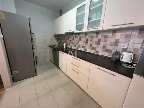 Izdavanje, trosoban stan, 144m², Centar, Tivat - image 4