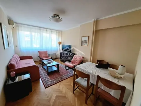 Izdavanje, trosoban stan, 69m², Stari Grad, Beograd - image 2