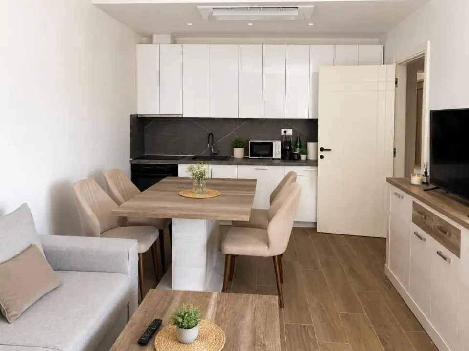 Izdavanje, jednosoban stan, 45m², Radovići, Tivat