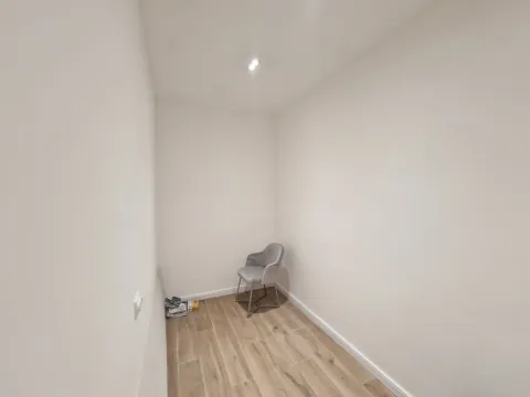 Izdavanje, dvosoban stan, 72m², Centar, Tivat - image 8