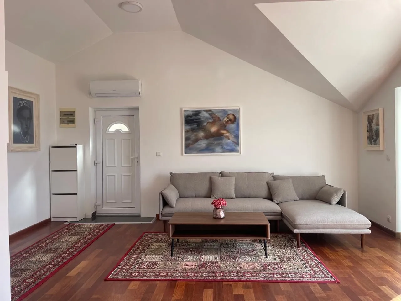 Rent, one bedroom apartment, 60m², Centar, Tivat