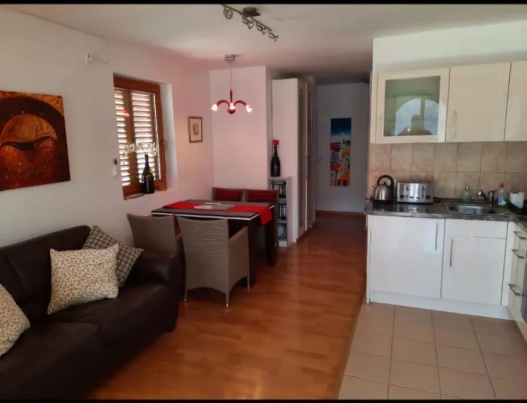 Prodaja, dvosoban stan, 59m², Dobrota, Kotor