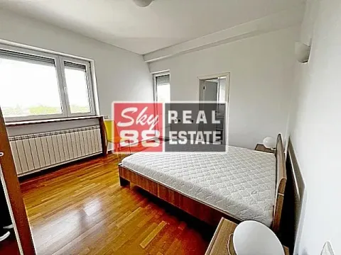 Rent, four bedroom apartment, 157m², Savski Venac, Beograd - image 11