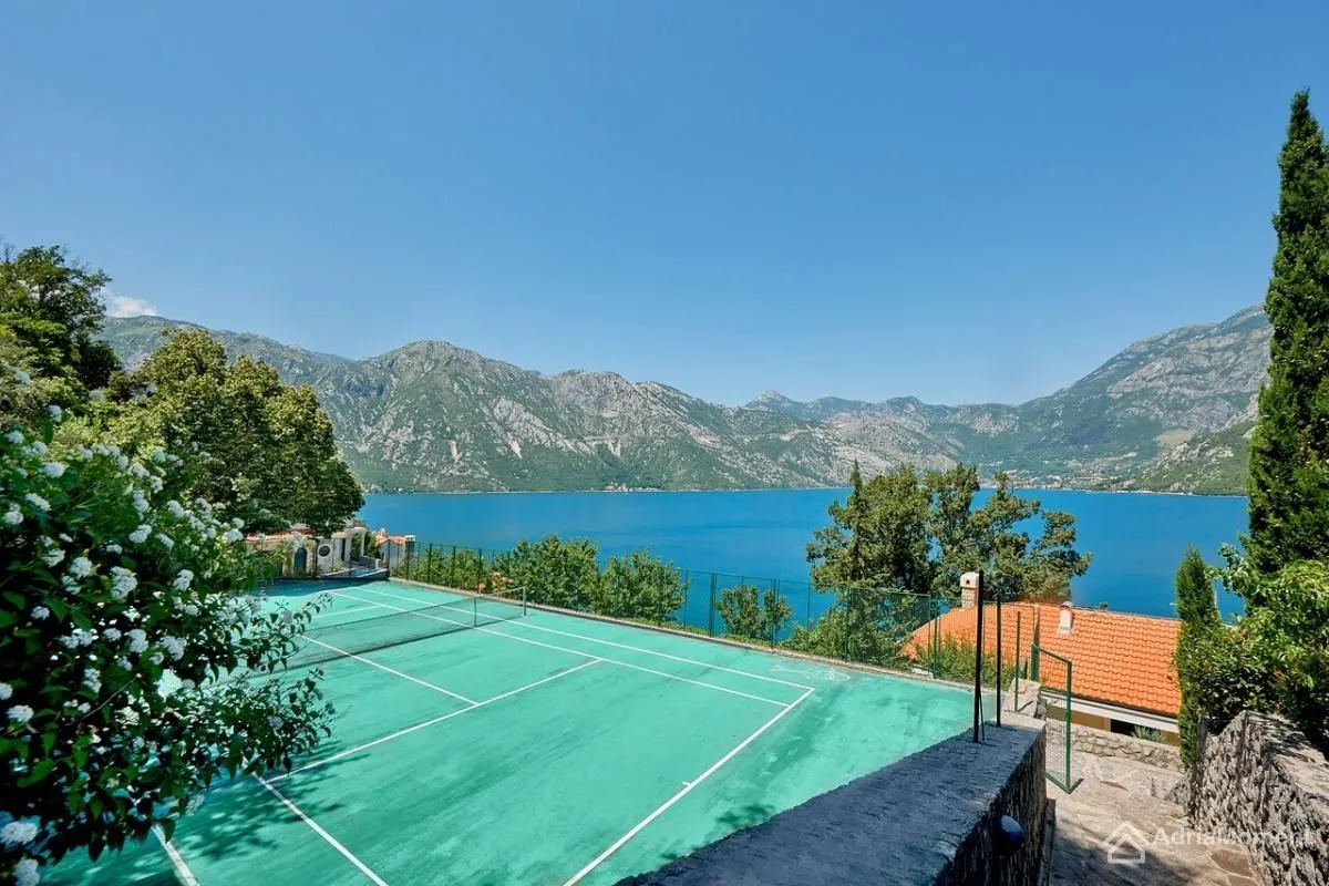 Sale, house, 235m², Kostanjica, Kotor