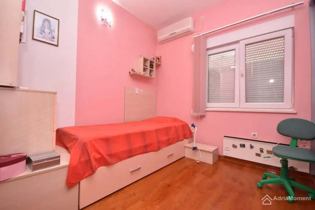 Prodaja, kuća, 275m², Đenovići, Herceg Novi