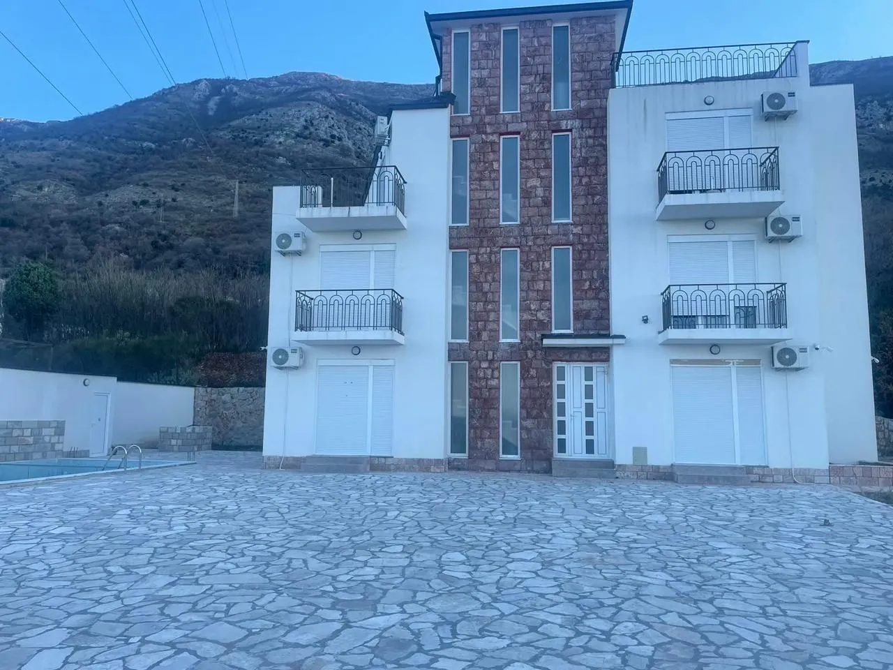 Prodaja, kuća, 360m², Sutomore, Bar