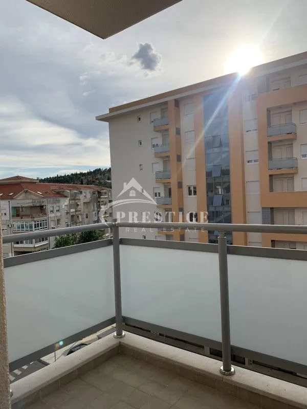 Rent, one bedroom apartment, 45m², City Kej, Podgorica