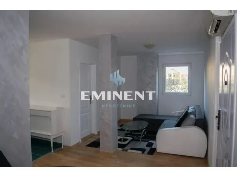 Prodaja, kuća, 200m², Ledine, Beograd - image 13