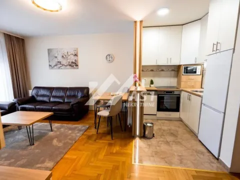 Izdavanje, dvosoban stan, 47m², Bulevar Evrope, Novi Sad Sve Podlokacije - image 3