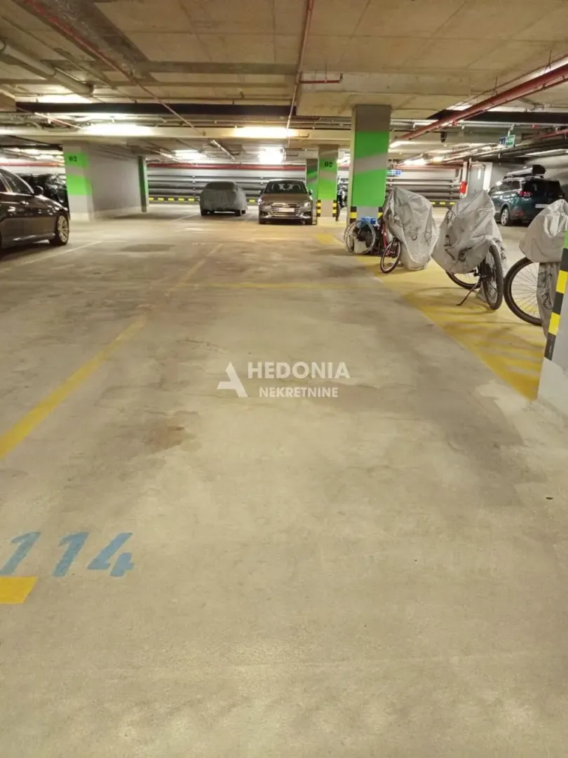 Sale, three bedroom apartment, 80m², Novi Beograd Blok 65, Novi Beograd Sve Podlokacije