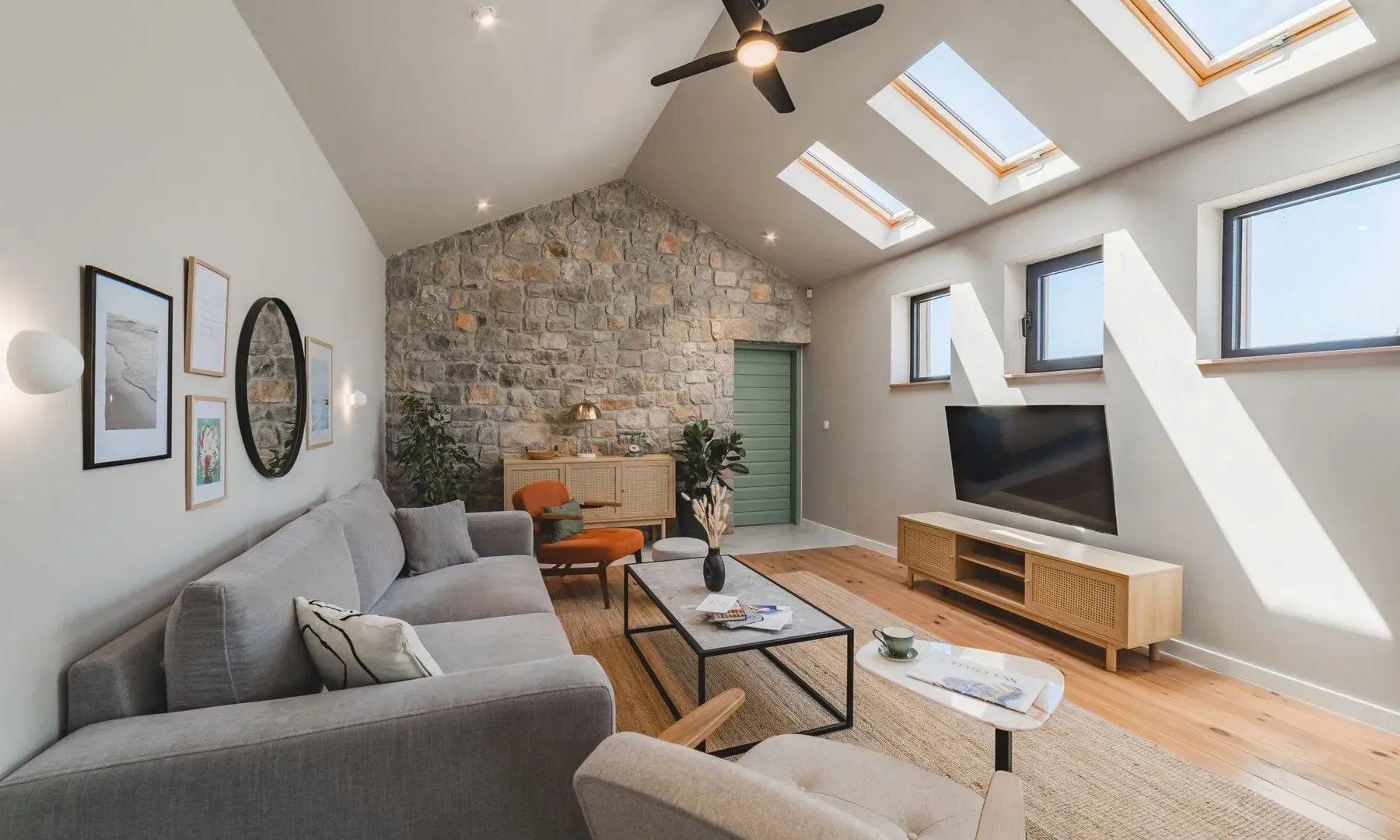 Rent, house, 520m², Đuraševići, Tivat