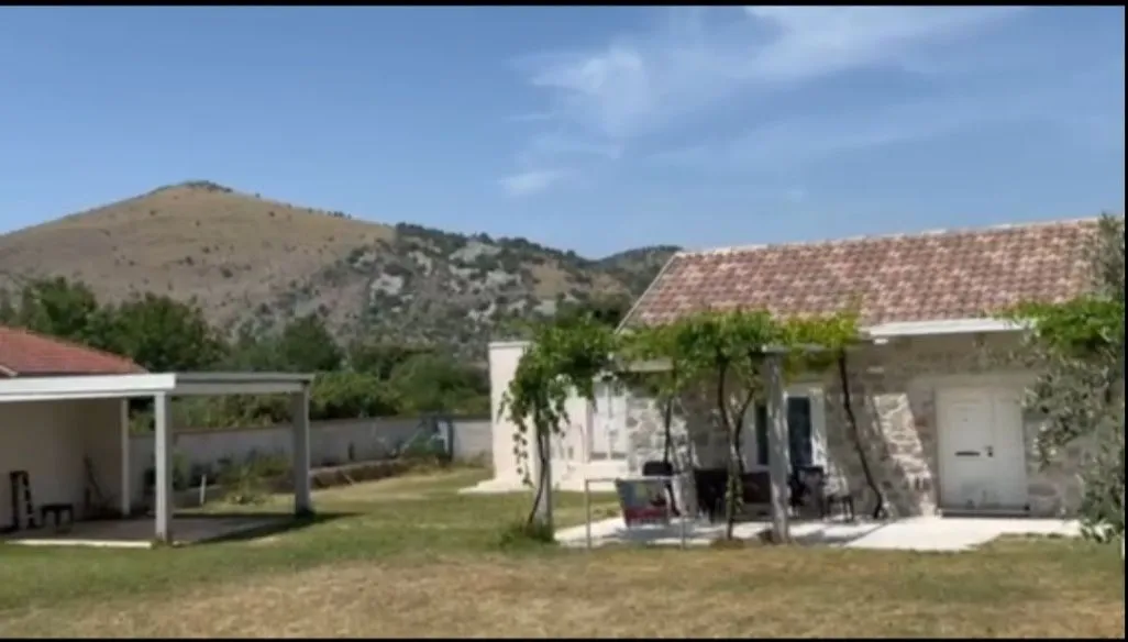 Rent, house, 278m², Donji Kokoti, Podgorica