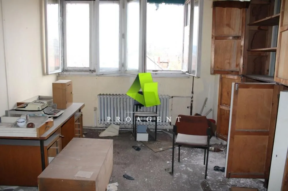 Rent, office space, 828m², Medijana, Niš