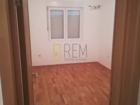 Rent, two bedroom apartment, 70m², Stari Aerodrom, Podgorica - image 14