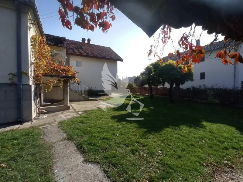 Prodaja, kuća, 215m², Mladenovac selo, Mladenovac