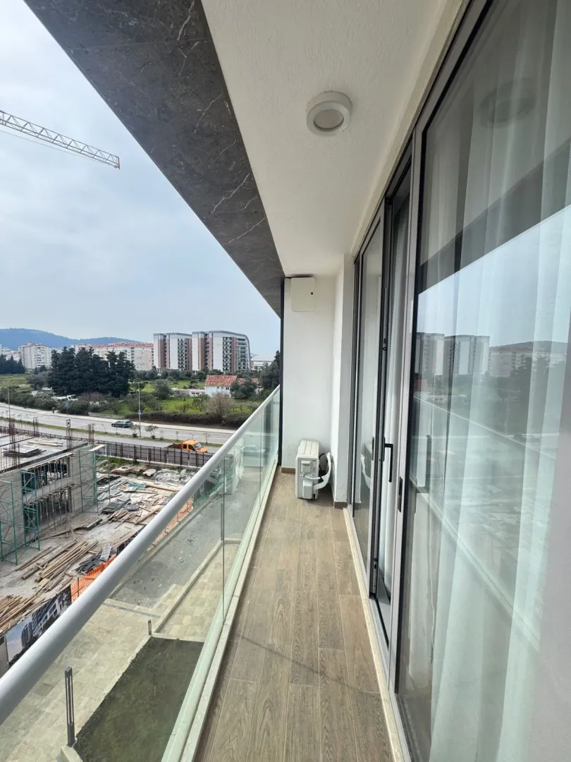 Prodaja, jednosoban stan, 35m², Centar, Bar