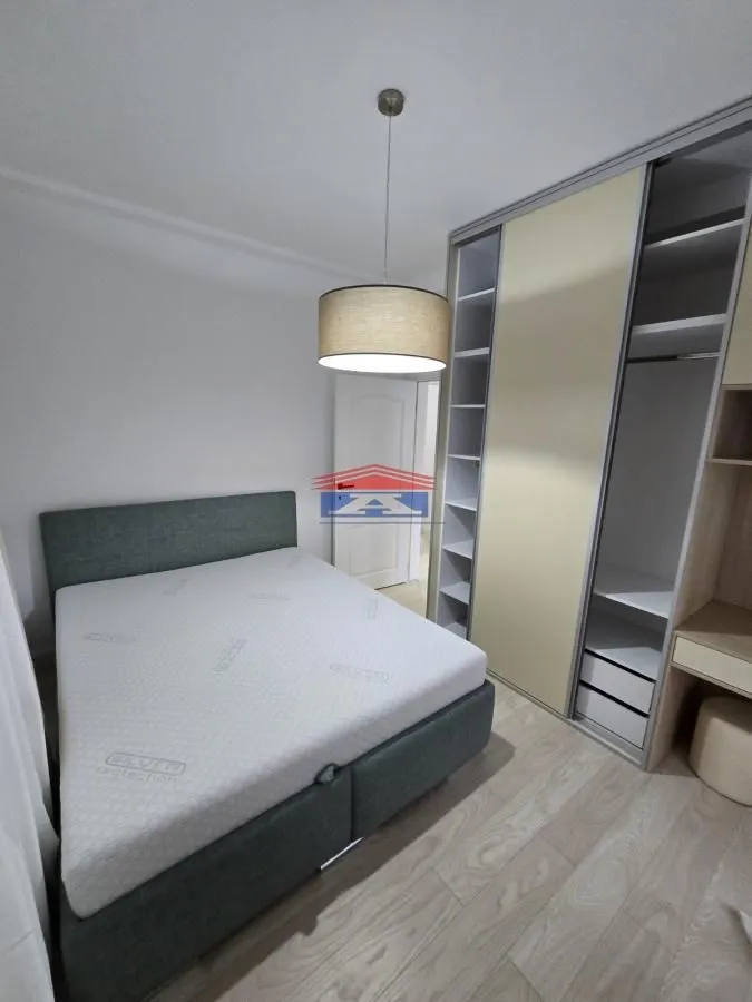 Izdavanje, četvorosoban stan, 69m², Centar, Novi Sad