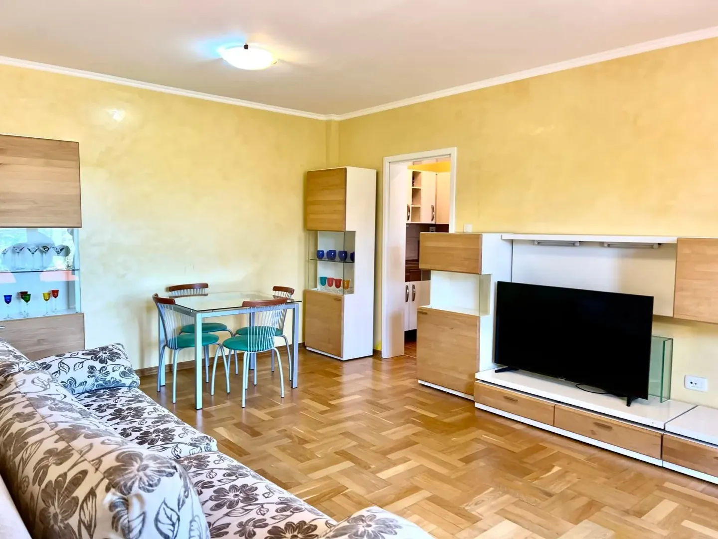 Prodaja, trosoban stan, 102m², Petrovac, Budva