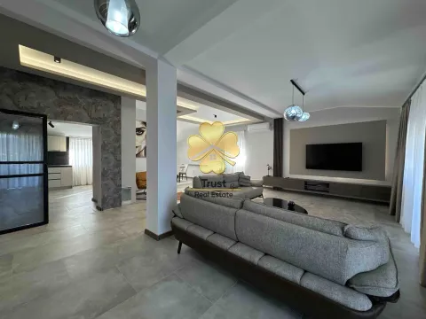 Izdavanje, kuća, 180m², Vranići, Podgorica - image 4