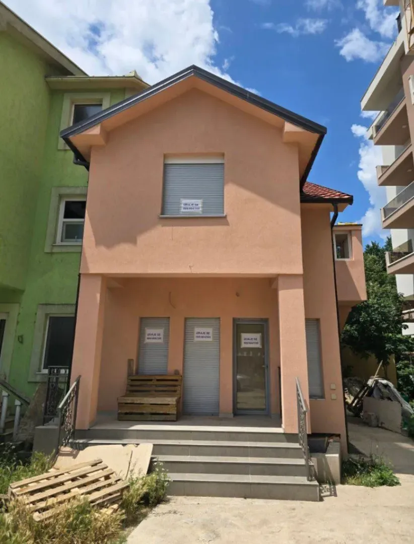 Izdavanje, poslovni prostor, 75m², Centar, Nikšić