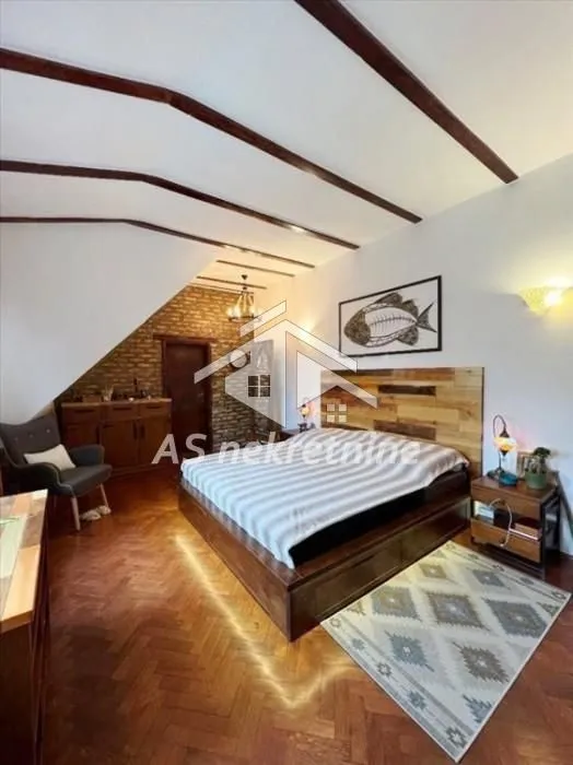 Izdavanje, kuća, 367m², Jajinci, Voždovac Sve Podlokacije