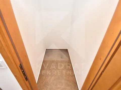 Rent, house, 200m², Botun, Podgorica - image 14