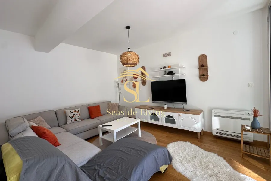 Prodaja, dvosoban stan, 86m², Dobrota, Kotor
