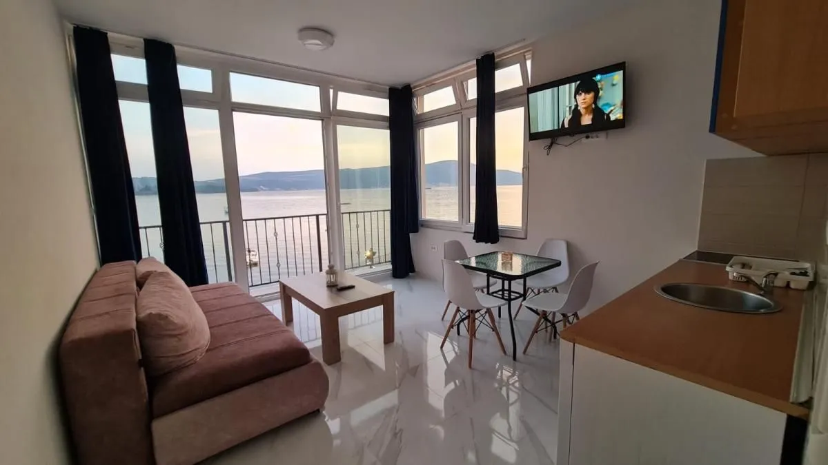 Rent, one bedroom apartment, 1m², Centar, Tivat