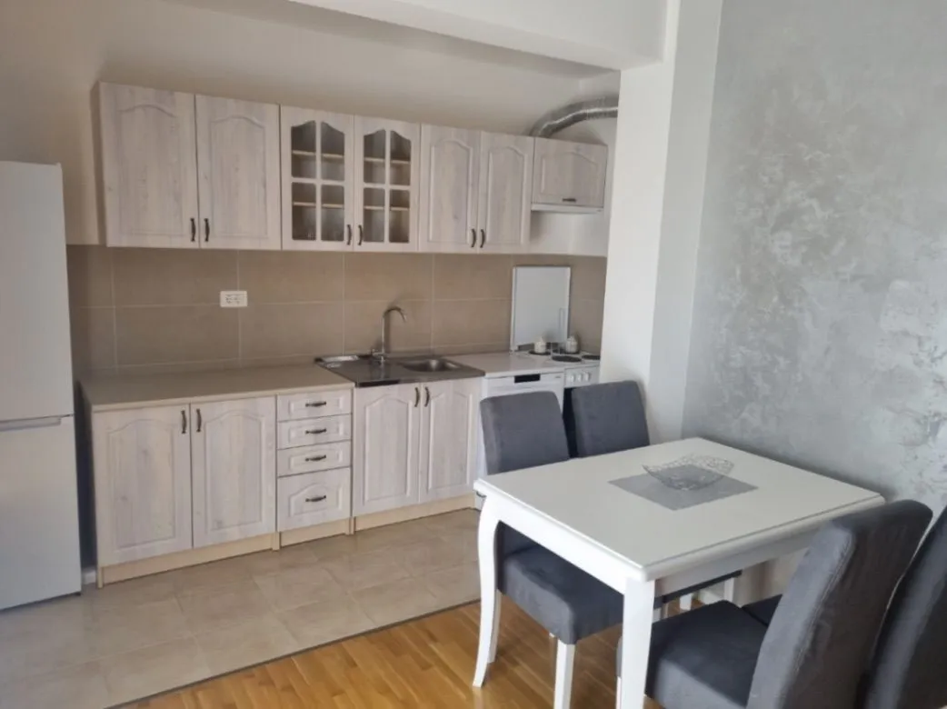 Izdavanje, dvosoban stan, 60m², Zabjelo, Podgorica