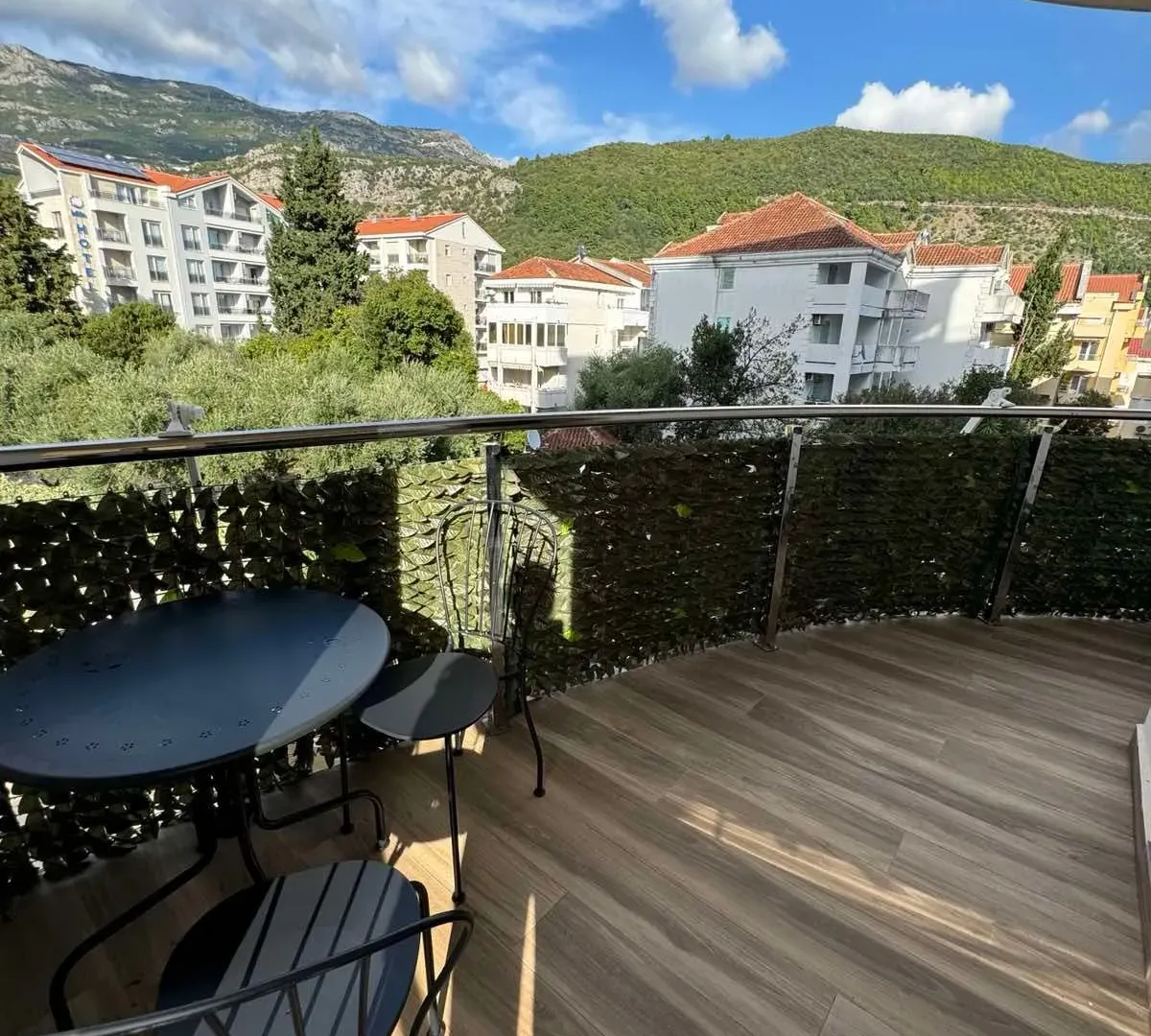 Rent, one bedroom apartment, 69m², Slovenska Plaža, Budva