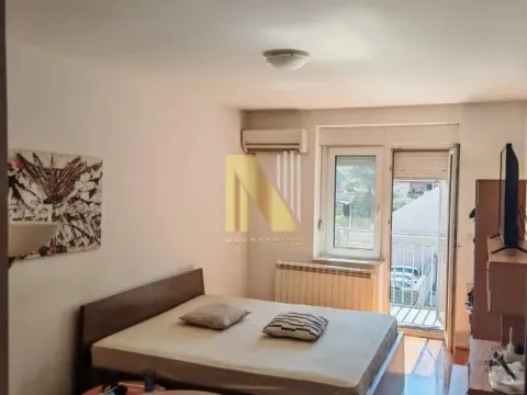 Izdavanje, jednosoban stan, 30m², Bulevar Oslobodjenja, Novi Sad Sve Podlokacije