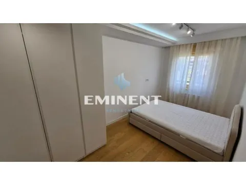 Izdavanje, stan, 240m², Vračar Hram, Vračar Sve Podlokacije - image 13