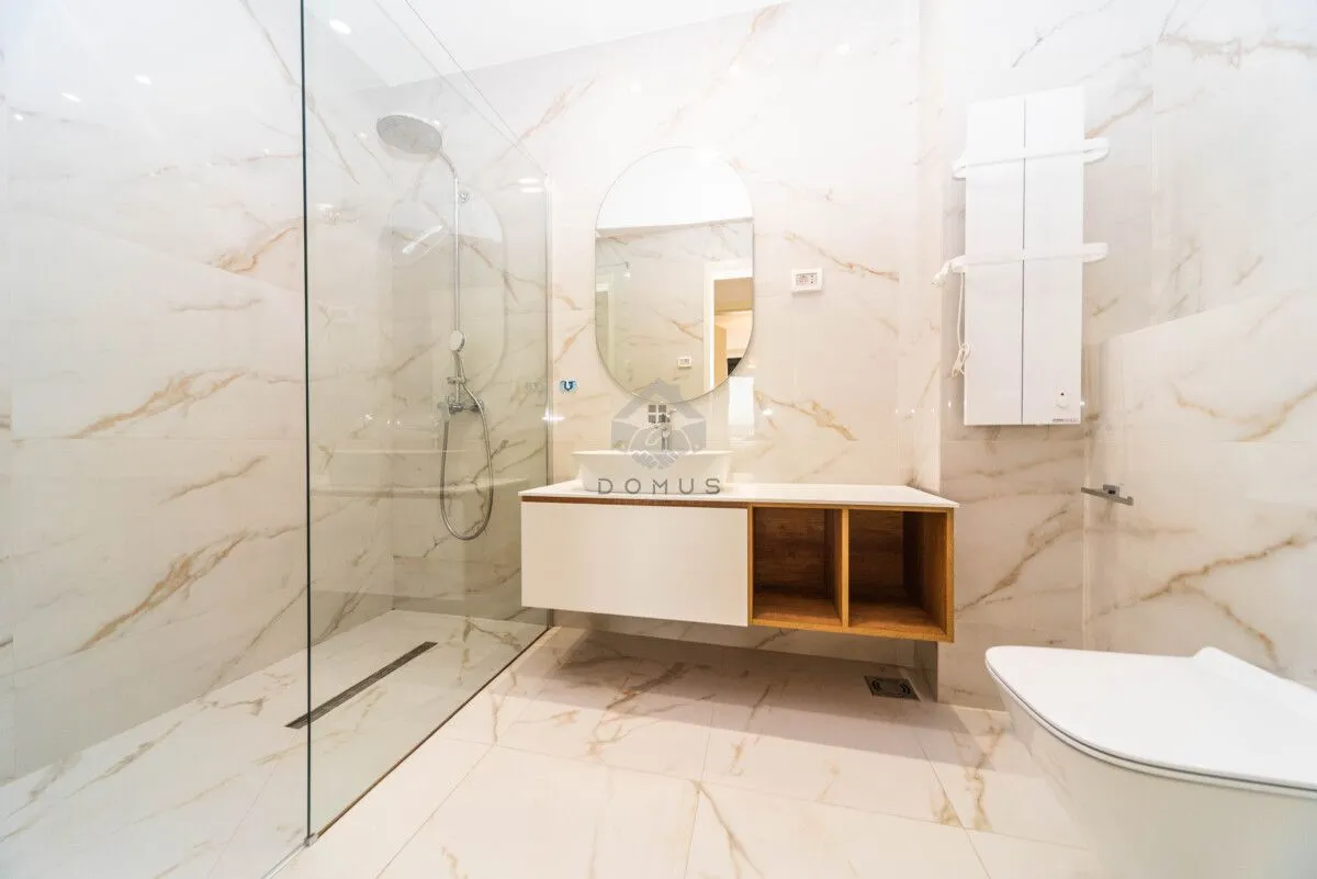 Izdavanje, trosoban stan, 108m², Podgorica, Crna Gora