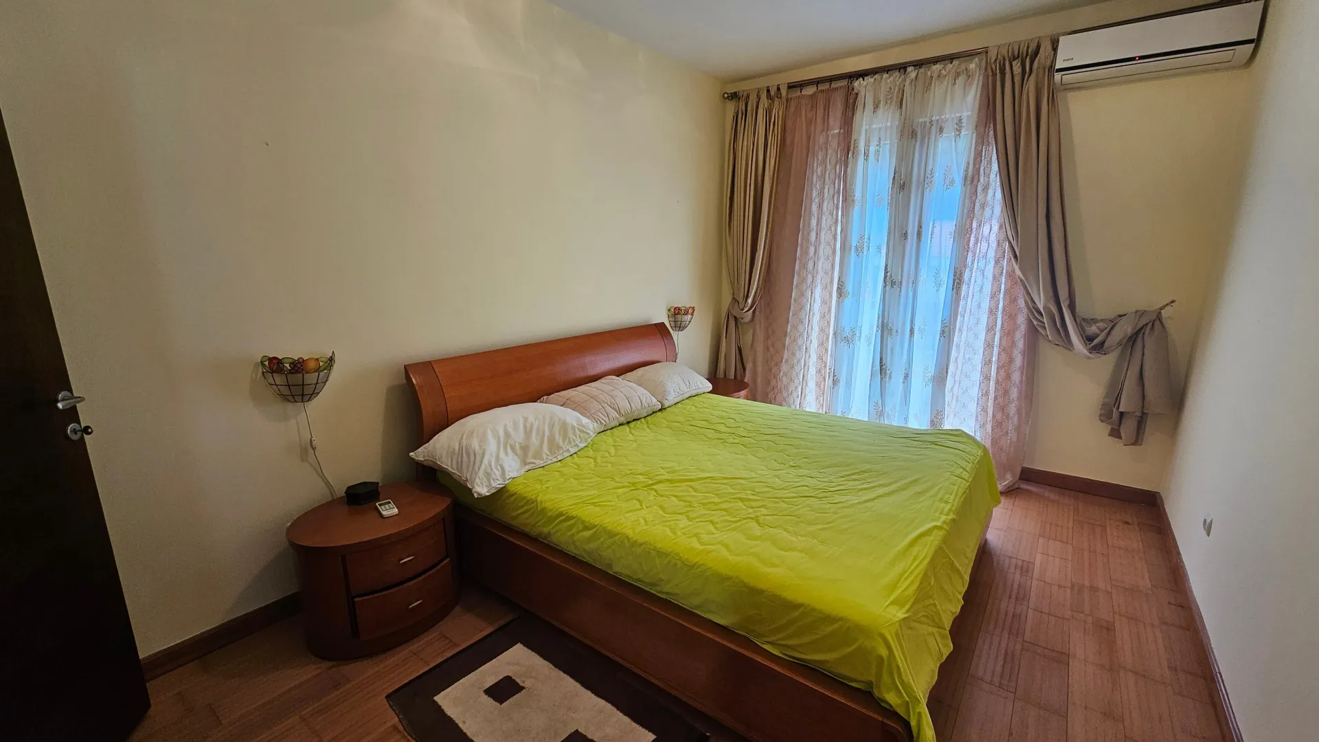 Sale, three bedroom apartment, 146m², Sveti Stefan, Budva