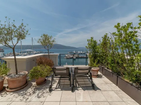 Sale, four bedroom apartment, 600m², Porto Montenegro, Tivat - image 9