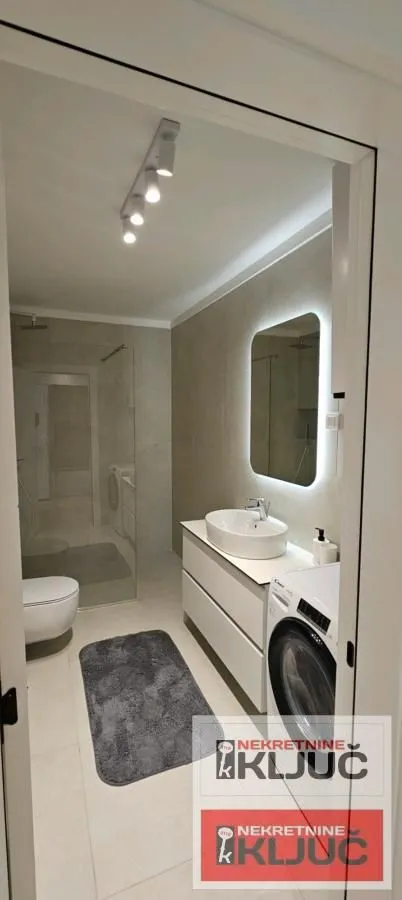 Izdavanje, jednosoban stan, 40m², Centar, Novi Sad