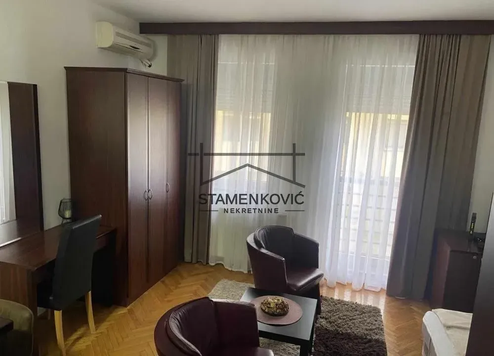 Izdavanje, garsonjera, 35m², Rotkvarija, Novi Sad Sve Podlokacije