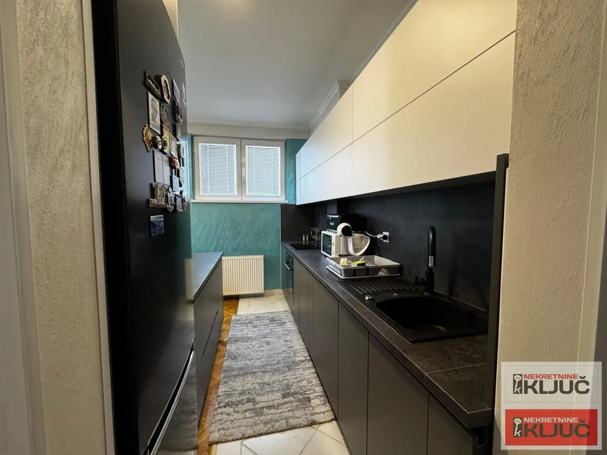 Prodaja, trosoban stan, 68m², Centar, Novi Sad