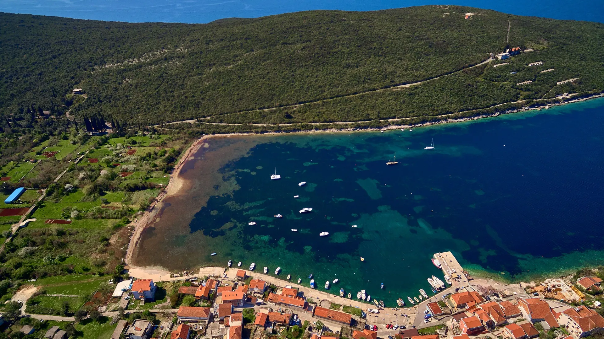 Prodaja, dvosoban stan, 92m², Bigova, Kotor