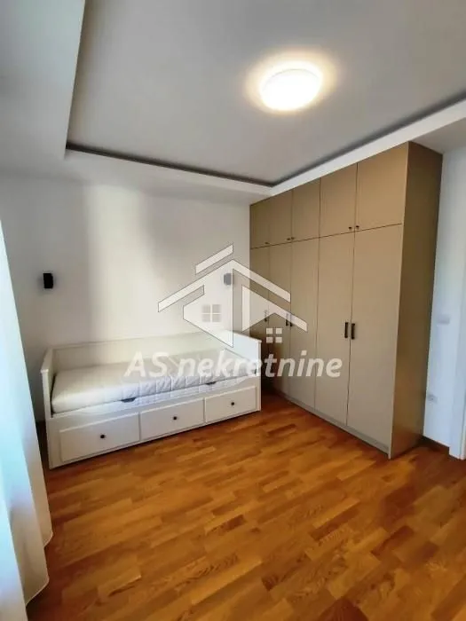 Izdavanje, trosoban stan, 74m², Lekino Brdo, Voždovac Sve Podlokacije