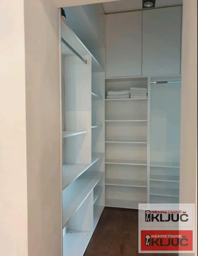 Prodaja, trosoban stan, 134m², Sajmište, Novi Sad