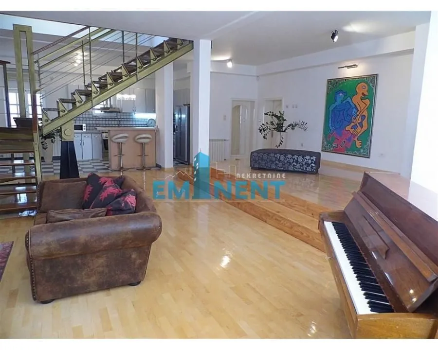 Rent, house, 400m², Voždovac Sve Podlokacije, Beograd