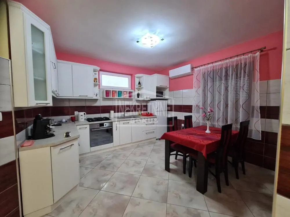 Sale, house, 176m², Pačir, Bačka Topola