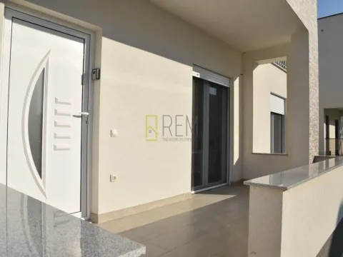 Sale, house, 200m², Donji Štoj, Ulcinj - image 3