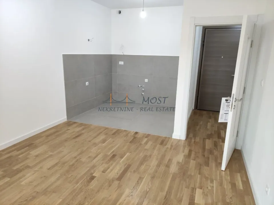 Rent, parking/garage, 44m², Zabjelo, Podgorica