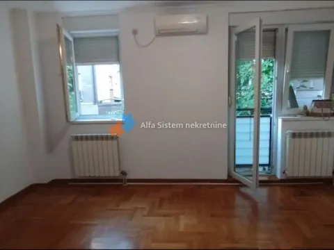 Izdavanje, trosoban stan, 95m², Lion, Zvezdara Sve Podlokacije