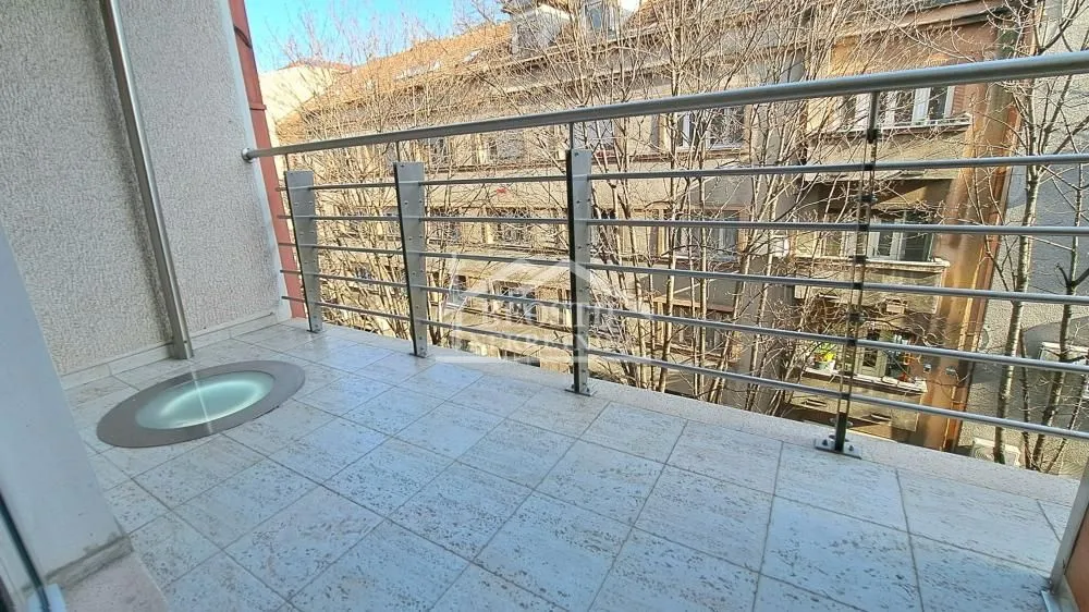 Rent, four bedroom apartment, 156m², Vračar Sve Podlokacije, Beograd