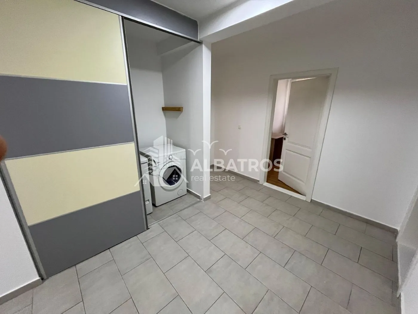 Rent, three bedroom apartment, 135m², Tomba, Bar